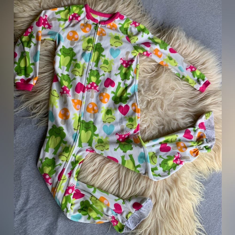 Girls Size 5 Footie Pajamas with frog, mushroom, heart design